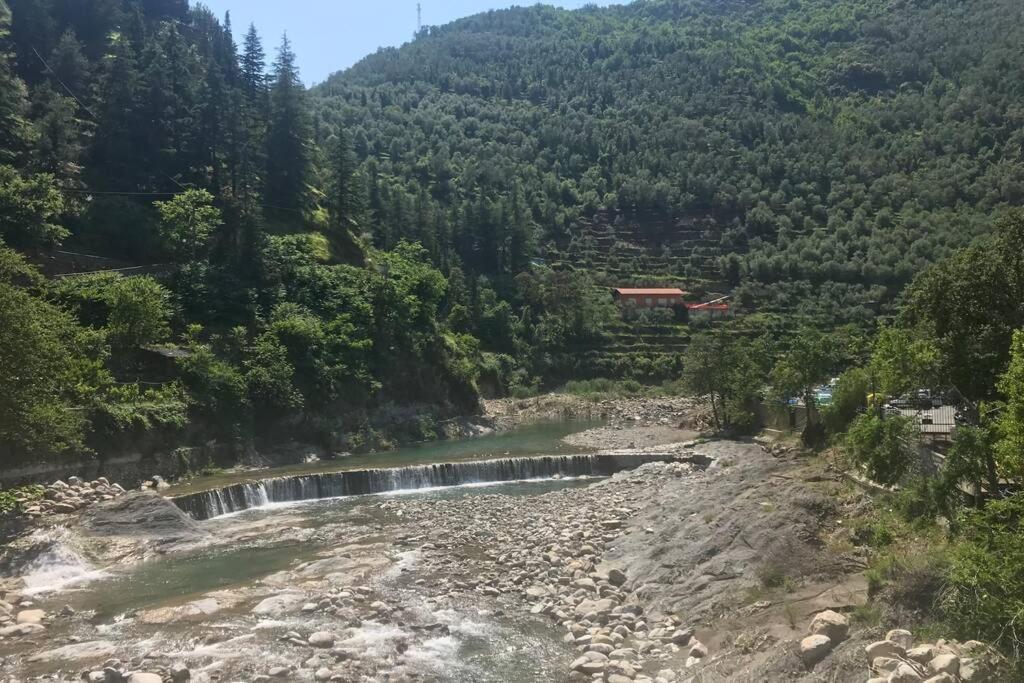 Вилла Alloggio U Sportegu Da E Monti A Giaia Бадалукко Экстерьер фото